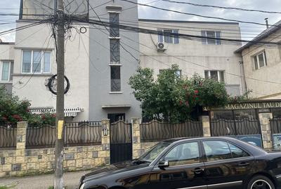 Apartament cu 3 camere în Ultracentral