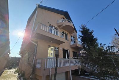 Casă cu 16 camere cu Canalizare în Central - 10