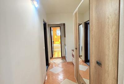 Apartament cu 3 camere, mobilat în Nicolina
