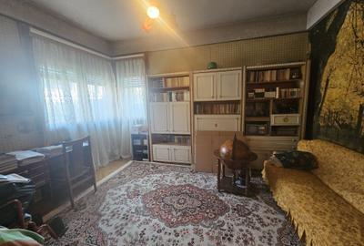 Casă individuală cu 8 camere cu Canalizare în Primăverii - 7