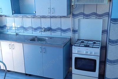 Inchiriez ap.cu 3 camere - 1