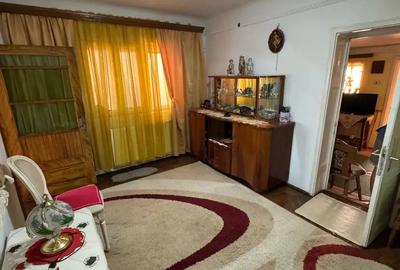 Casa de vanzare parter si etaj ideal locuinta - 6