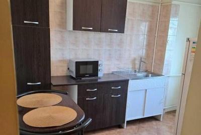 Apartament cu 2 camere semidecomandat, mobilat în Decebal - 5