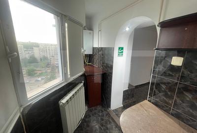 Apartament de vanzare, cu 3 camere, decomandat, 84 mp, zona pasaj Nicolina - 12