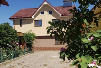 Casă cu 4 camere în Central - 2