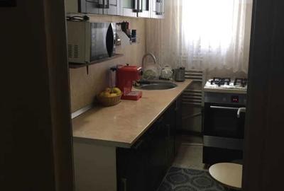 Apartament cu 3 camere semidecomandat în Baza 3 - 7