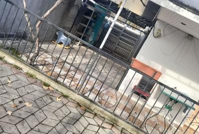 Casă cu 4 camere în Stârci