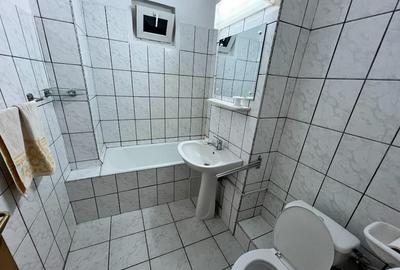 INCHIRIEZ apartament 4 camere decomandat, zona Vasile Aaron - 8