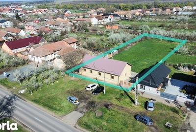 Casă cu 7 camere cu Teren 1775 Mp în Zădăreni - 1