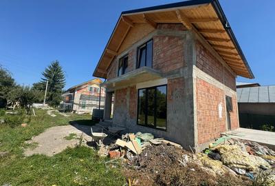 Casa noua, P+M, 4 camere, terasa, teren 500 m2, central, Cornu - 3