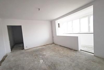 Apartament cu 3 camere semidecomandat în Bucur Obor