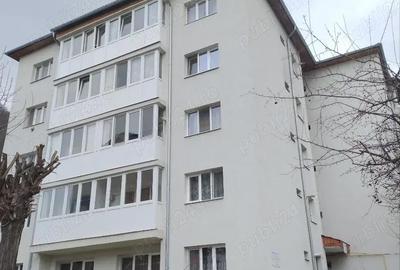 Apartament cu 2 camere decomandat în Central - 2