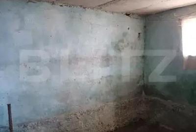 Casa renovabila de vanzare, cu 2 camere, 97 mp, zona Poiana - 1