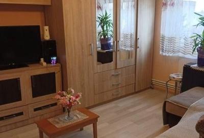 Apartament 2 camere de vanzare zona Poarta 6 - 1