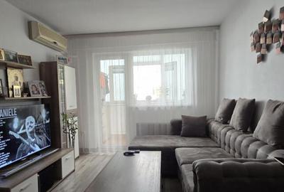 Apartament cu 3 camere, 53 mp, zona Malu Ro?u - 2