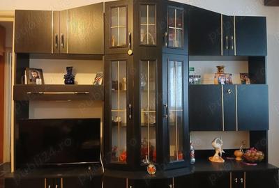 Apartament cu 3 camere semidecomandat în Central - 1