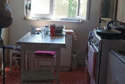 Apartament cu 3 camere semidecomandat în Girocului - 2