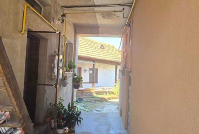 Casă cu 2 camere cu Teren 80 Mp în Central - 1