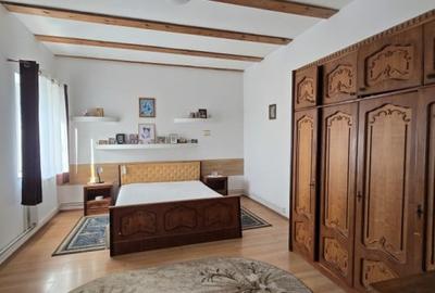 Casă individuală cu 9 camere cu Canalizare în Utvin - 11