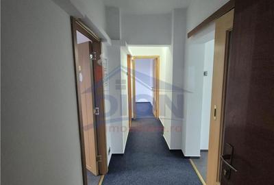 Spațiu comercial, de 61 mp, în Tineretului - 3