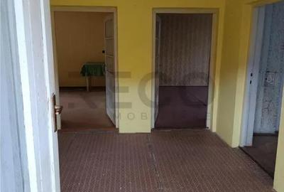 Casă cu 11 camere cu Teren 339 Mp în Central - 10