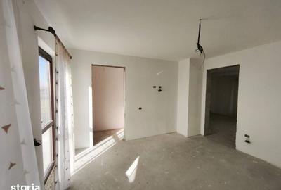 Casă cu 5 camere cu Teren 1792 Mp în Central