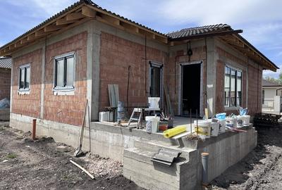 Casă individuală cu 4 camere cu Canalizare în Micești - 2