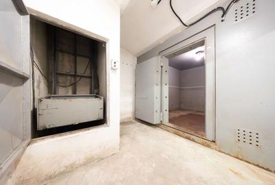 Spațiu comercial, de 612 mp, în 13 Decembrie - 17