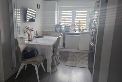 Apartament cu 3 camere decomandat în Micro 16 - 2