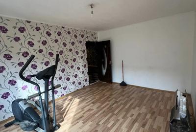 Apartament de vanzare 4 camere - 1