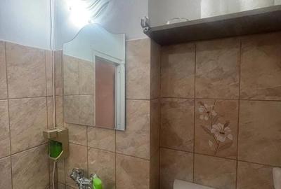 Garsonieră semidecomandată în UTA - 10