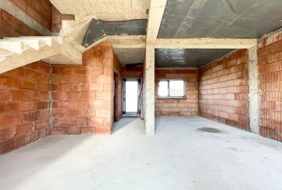 Duplex cu 3 camere cu Canalizare în Moșnița Nouă - 2