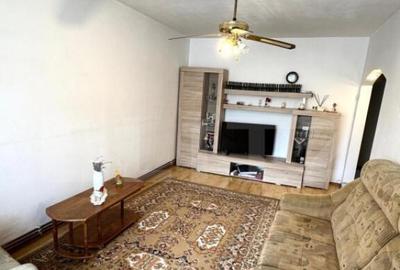 Apartament de vanzare, cu 4 camere, 70 mp, zona Astra - 2