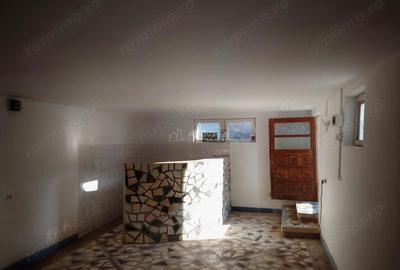 Casă cu 14 camere cu Teren 2500 Mp în Trăisteni - 17