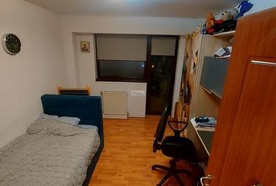 De vanzare 4 camere/97 mp utili/Scoala 10/Focsani/et 3/4 - 4