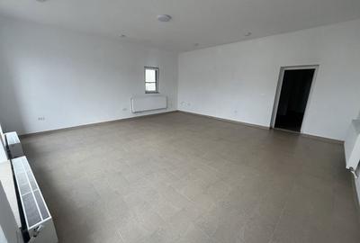 Spațiu comercial, de 60 mp, în Central - 3