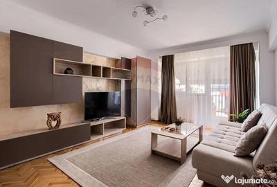 Apartament cu 3 camere decomandat în Intim