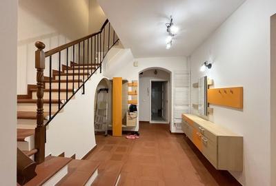 Apartament deosebit pe două nivele, într-o vilă elegantă - 26