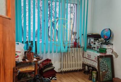 Apartament cu 3 camere decomandat în Rahova