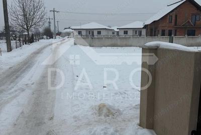 Teren de 660 mp, în Vest - 2