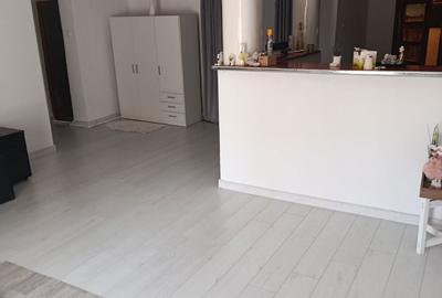 Spațiu comercial, de 320 mp, în Central - 6