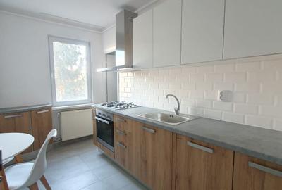 Apartament cu 2 camere decomandat în Pandurilor - 13