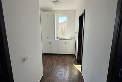 Casă cu 4 camere cu Teren 500 Mp în Joița