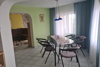 Apartament cu 4 camere decomandat în Central - 2