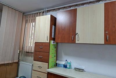 Spațiu comercial, de 90 mp, în Central - 3
