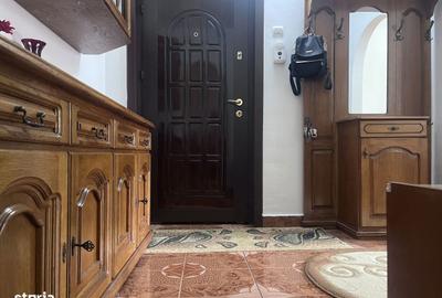 Apartament cu 3 camere semidecomandat în Micro 8 - 5