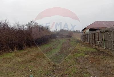 Teren de 2174 mp, în Pielești - 3