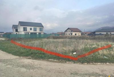 Teren in aria rezidentiala, cu doua fronturi stradale, Crist - 9