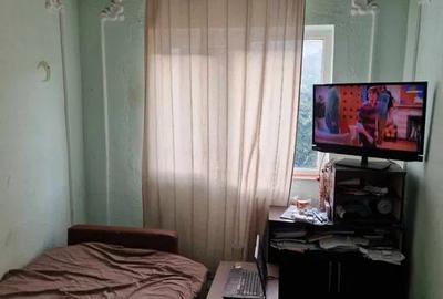 Apartament cu 3 camere, decomandat, etaj 3/4, zona Dacia - 3