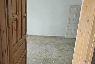 Casă cu 5 camere în Luciu - 4